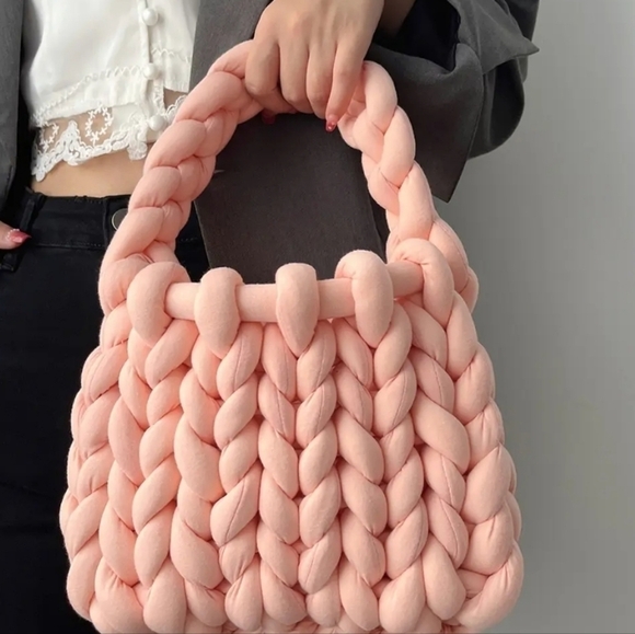 PINK CHUNKY KNIT CROCHET PURSE - Picture 3 of 3